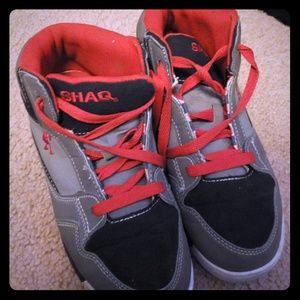 Shaq red and black nice clean shoes